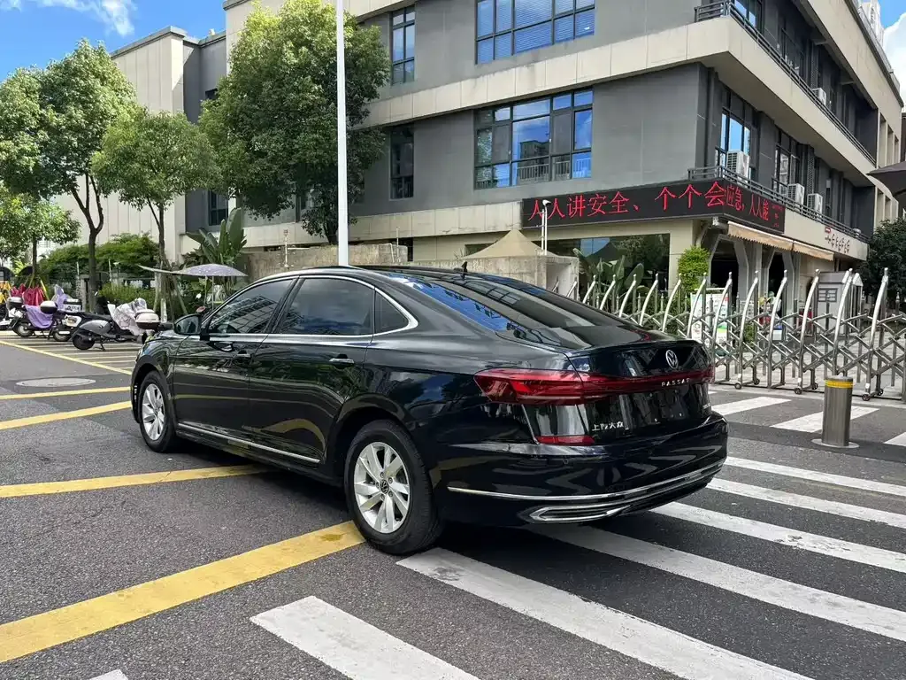 Volkswagen Passat — фото 7