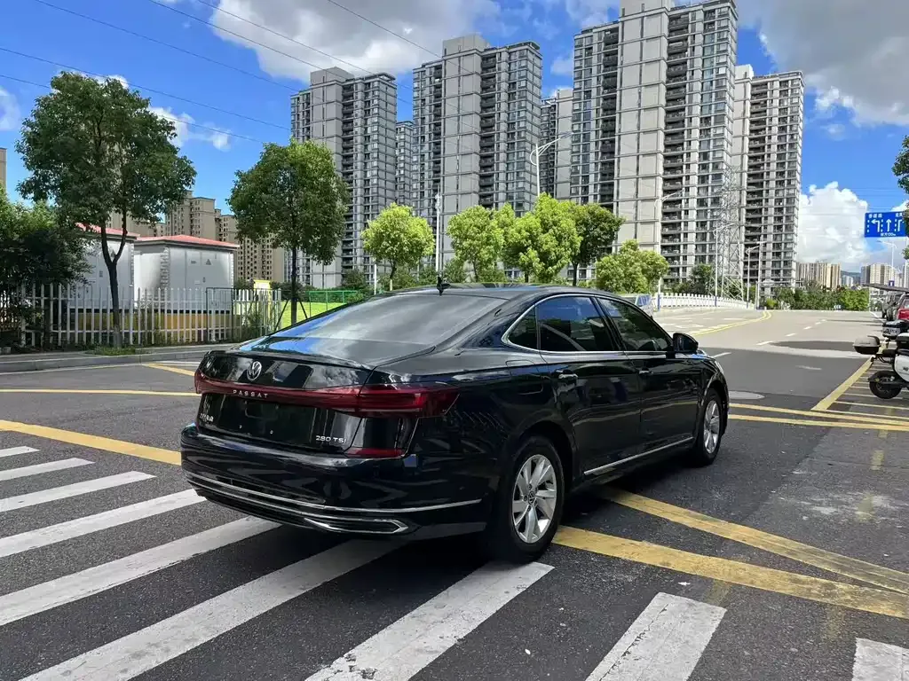Volkswagen Passat — фото 8