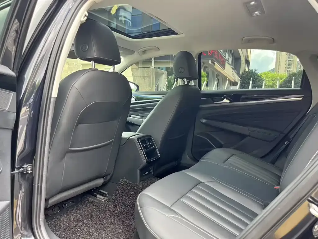 Volkswagen Passat — фото 4