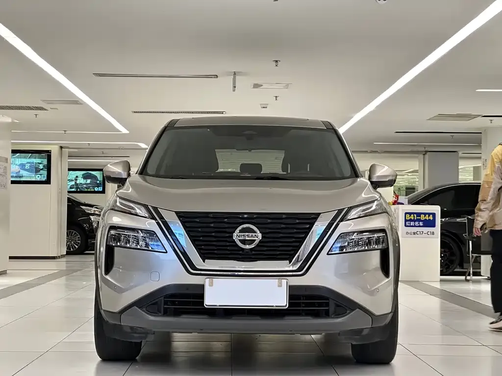 Nissan X-Trail 2022 из CN, фото 2