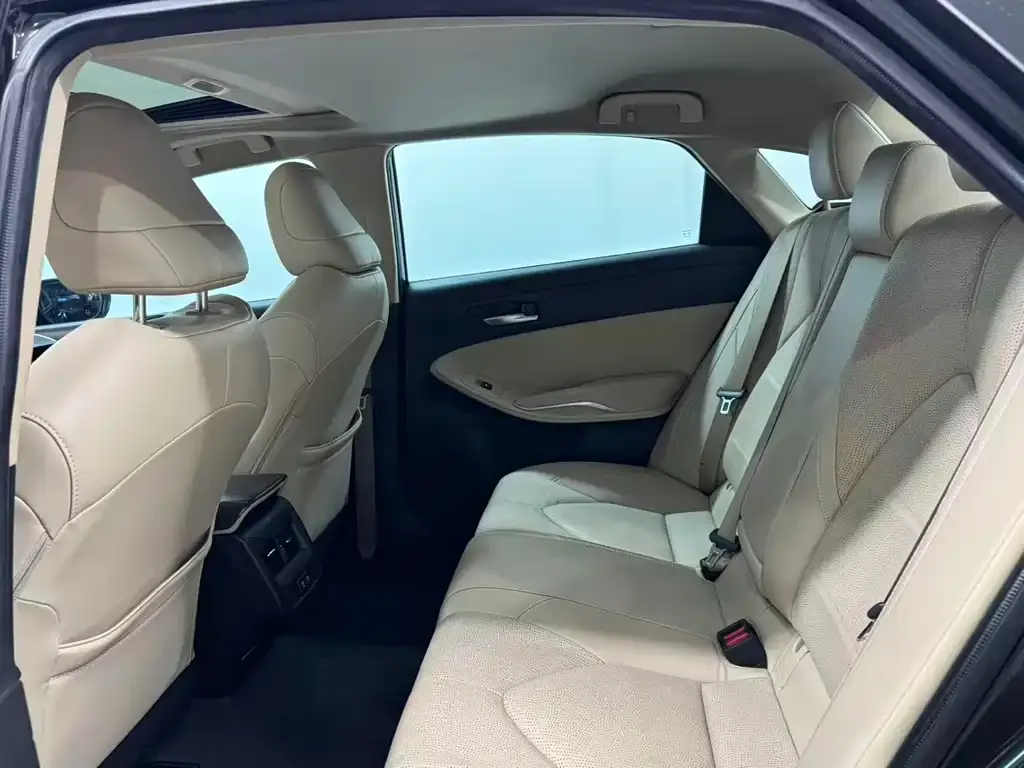 Toyota Avalon 2022 из CN, фото 8