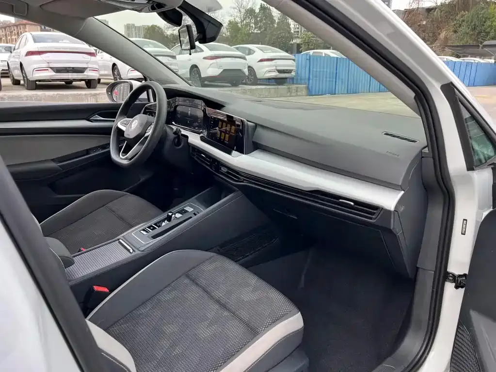 Volkswagen Golf 2021 из CN, фото 4