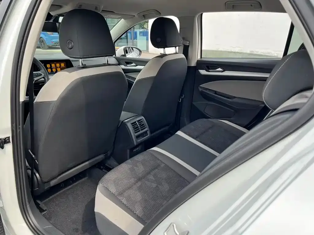 Volkswagen Golf 2021 из CN, фото 5