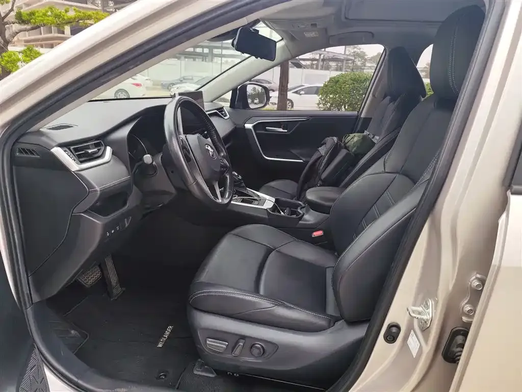 Toyota Wildlander 2022 из CN, фото 7