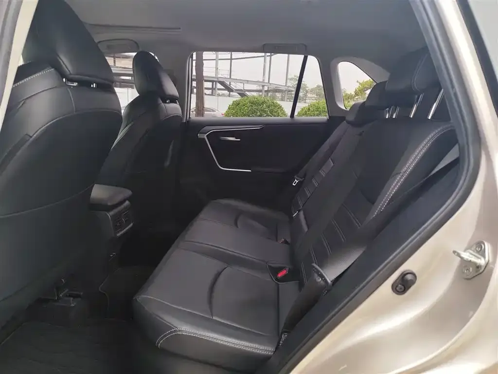 Toyota Wildlander 2022 из CN, фото 4