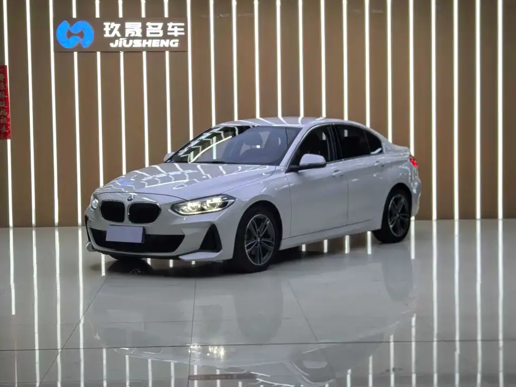 BMW 1 Series 2023 из CN, фото 1
