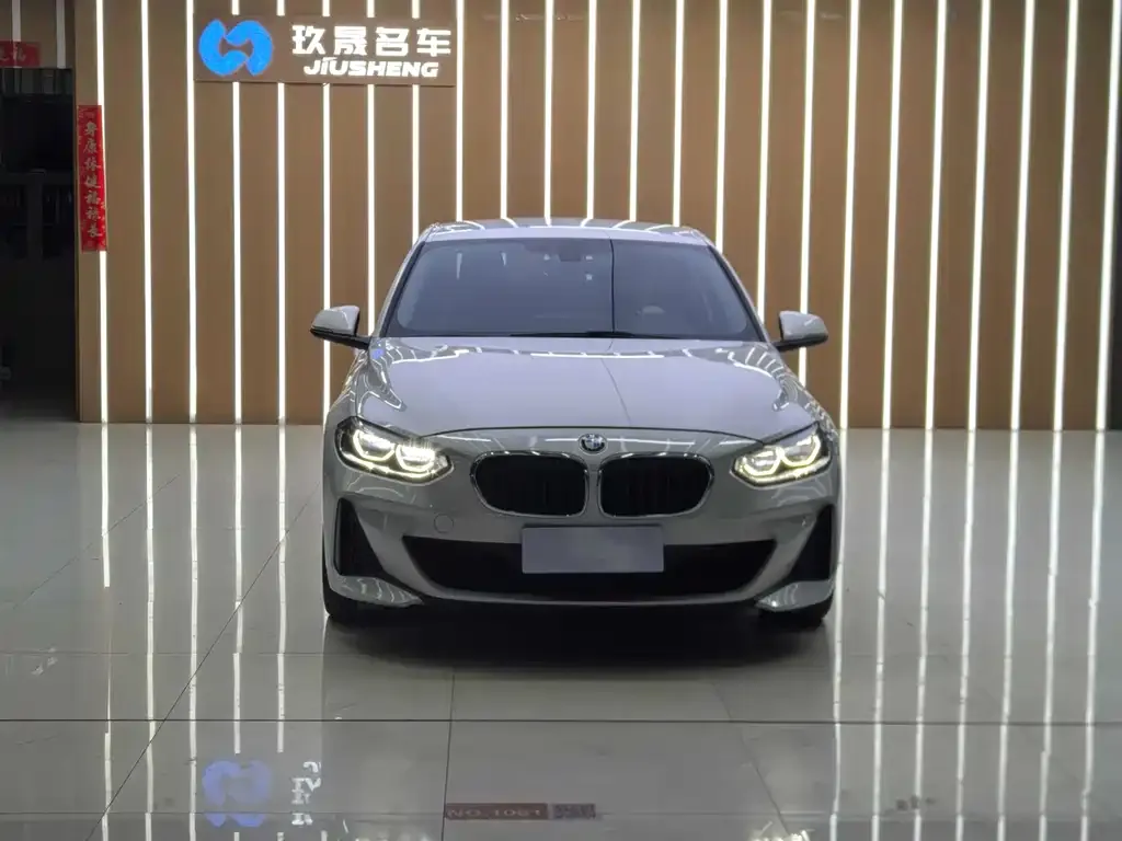 BMW 1 Series 2023 из CN, фото 3