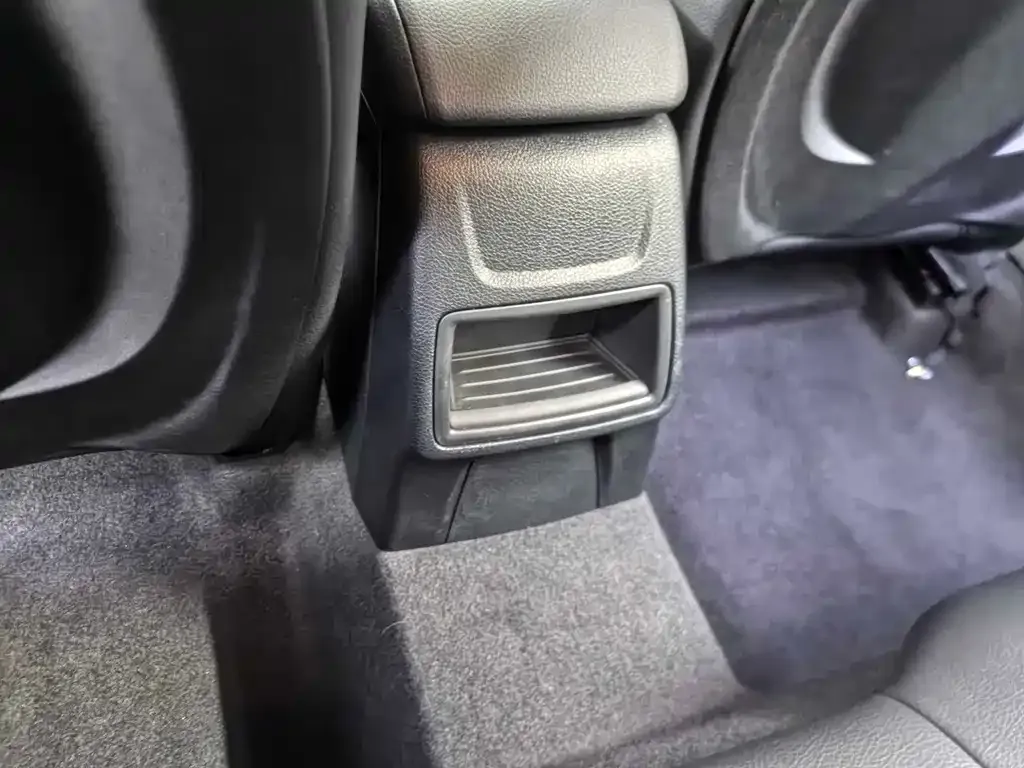 BMW 1 Series 2023 из CN, фото 6