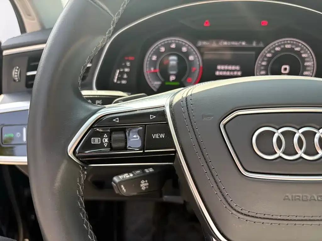 Audi A6L 2023 из CN, фото 4