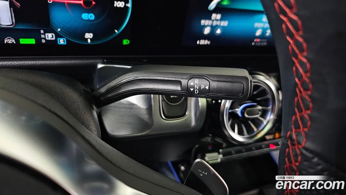 Mercedes-Benz EQB — фото 10