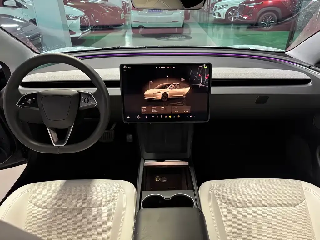 Tesla Model 3 — фото 7