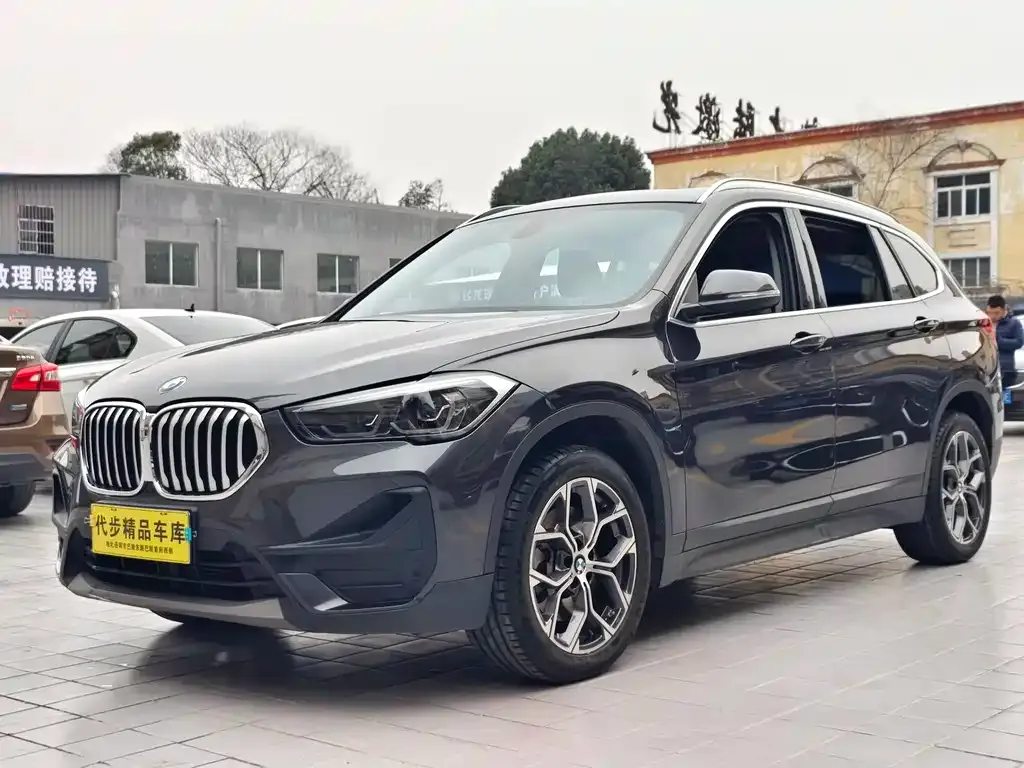 BMW X1 — фото 1