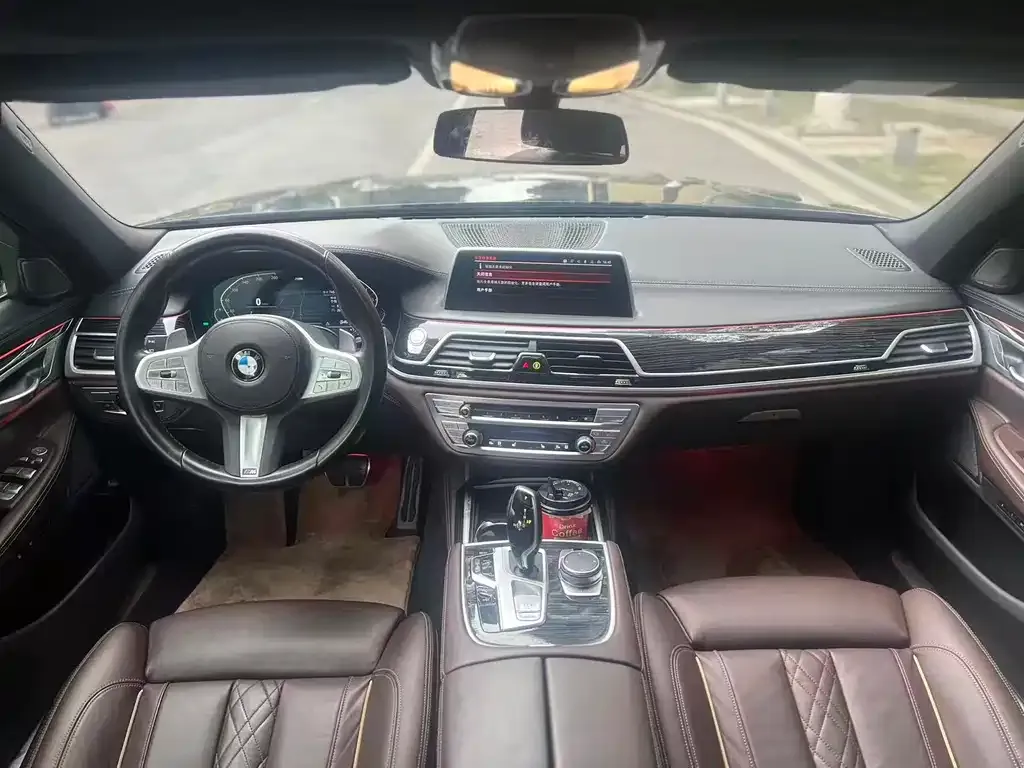 BMW 7 Series — фото 4