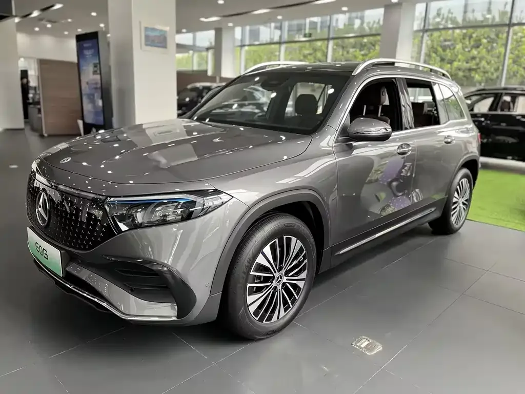 Mercedes-Benz EQB — фото 1
