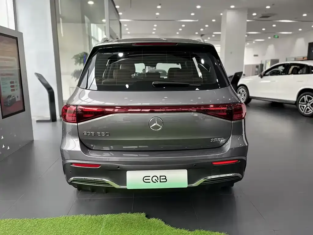 Mercedes-Benz EQB — фото 4