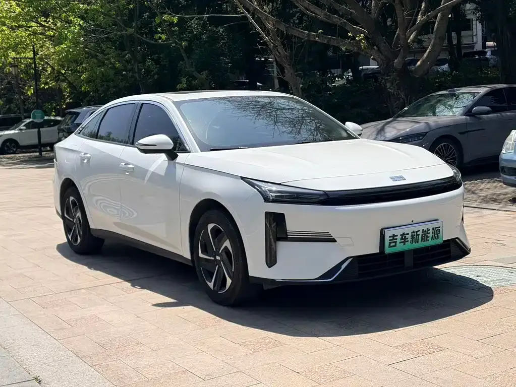 Geely Galaxy L6 — фото 2