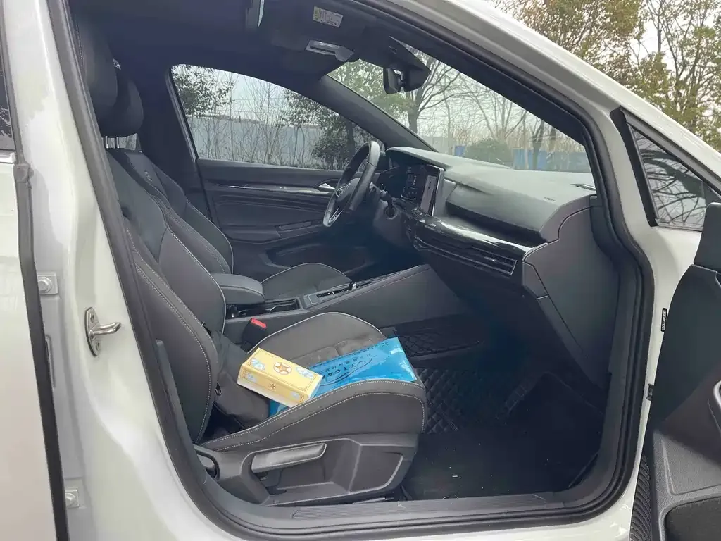 Volkswagen Golf 2022 из CN, фото 6