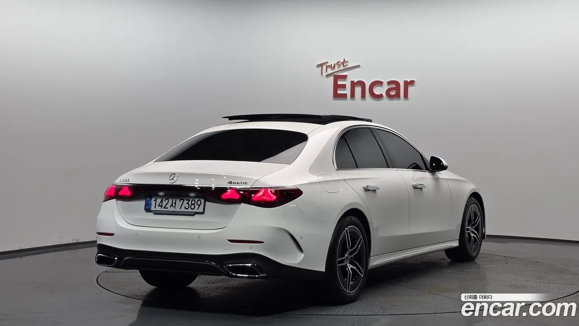 Mercedes-Benz E-Class — фото 10