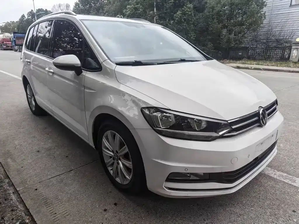 Volkswagen Touran 2022 из CN, фото 9
