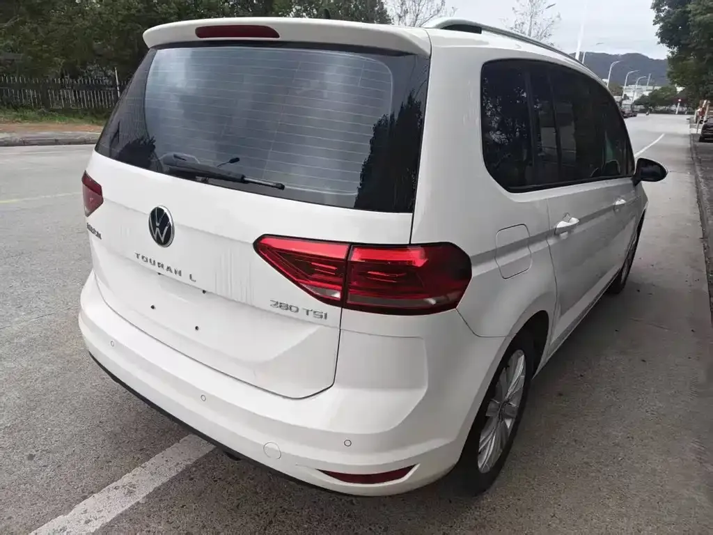 Volkswagen Touran 2022 из CN, фото 8