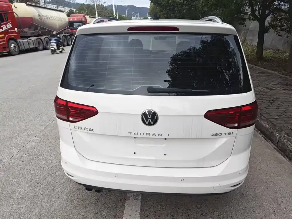 Volkswagen Touran 2022 из CN, фото 3
