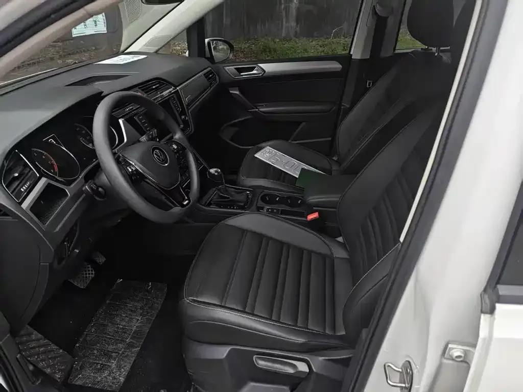 Volkswagen Touran 2022 из CN, фото 6
