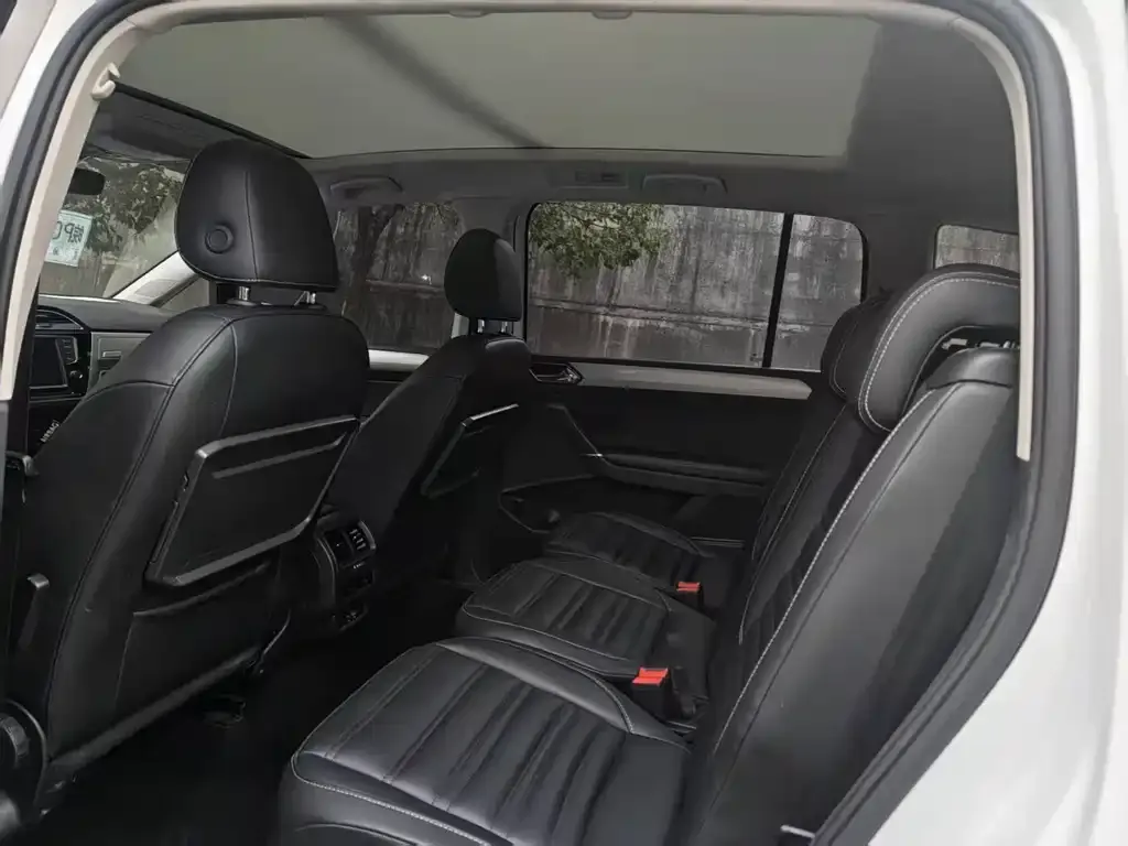 Volkswagen Touran 2022 из CN, фото 5