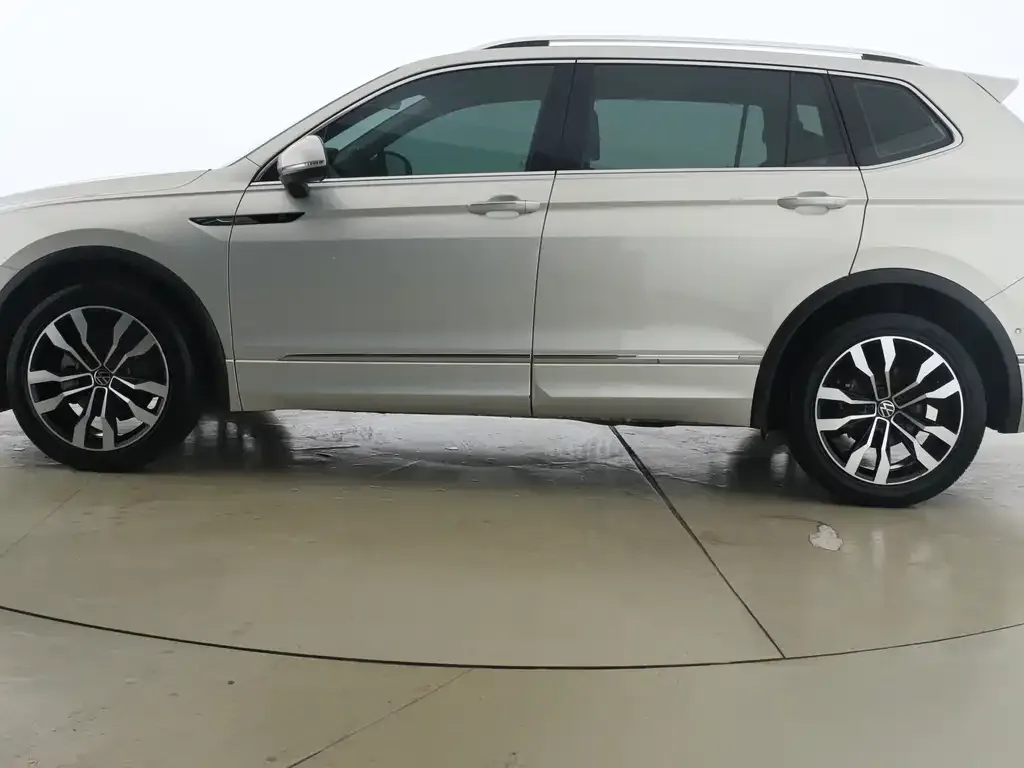 Volkswagen Tiguan L 2021 из CN, фото 9