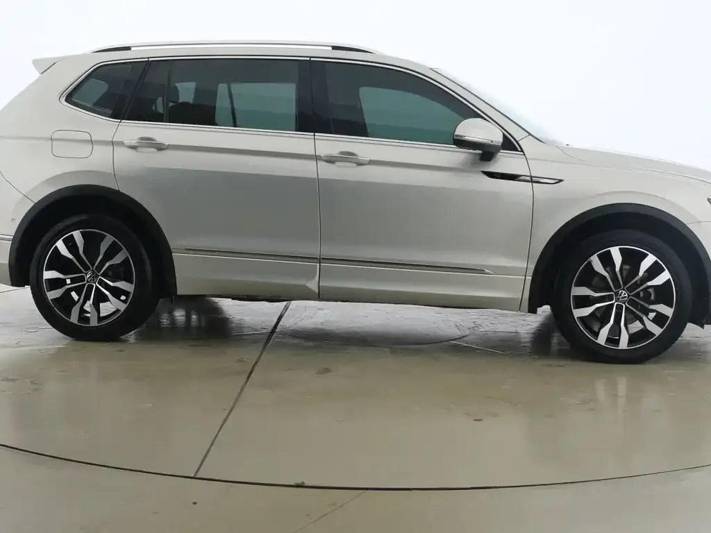 Volkswagen Tiguan L 2021 из CN, фото 2