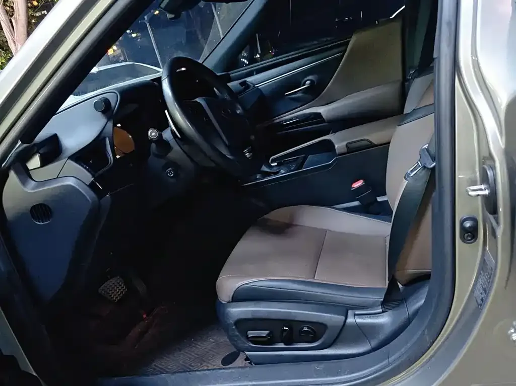 Lexus ES 2023 из CN, фото 2