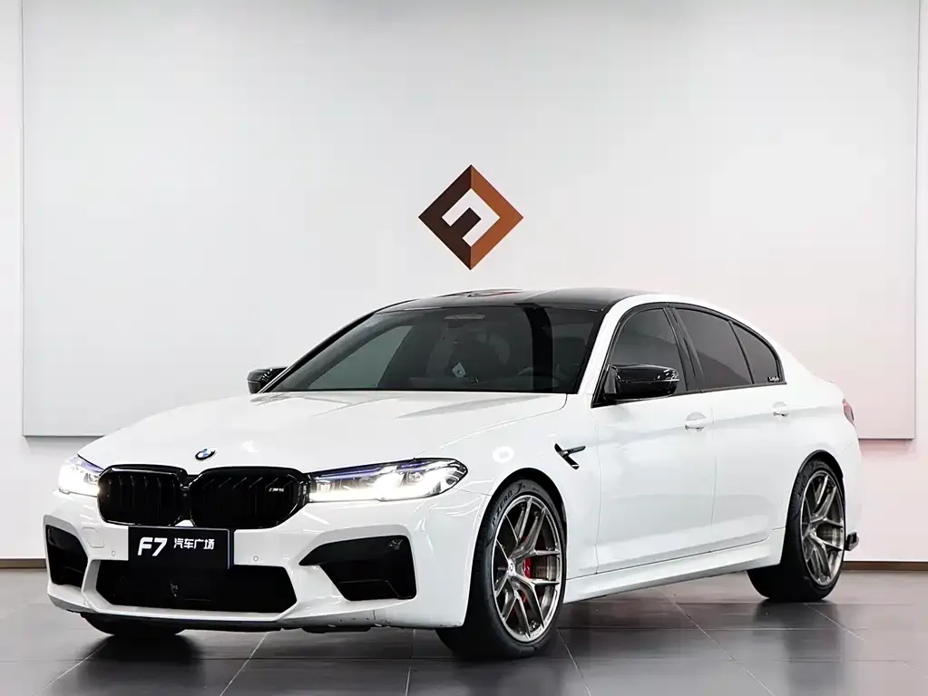 BMW M5 — фото 1