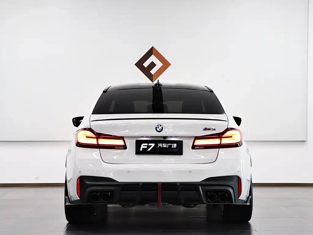 BMW M5 — фото 4