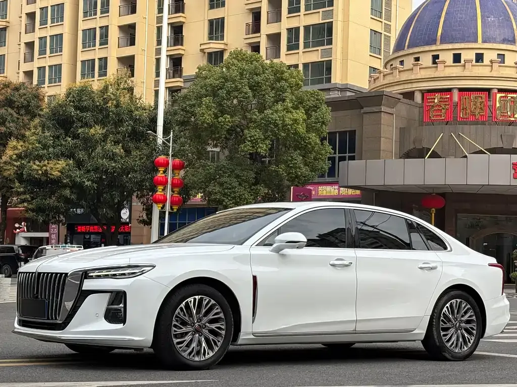 Hongqi H5 — фото 1