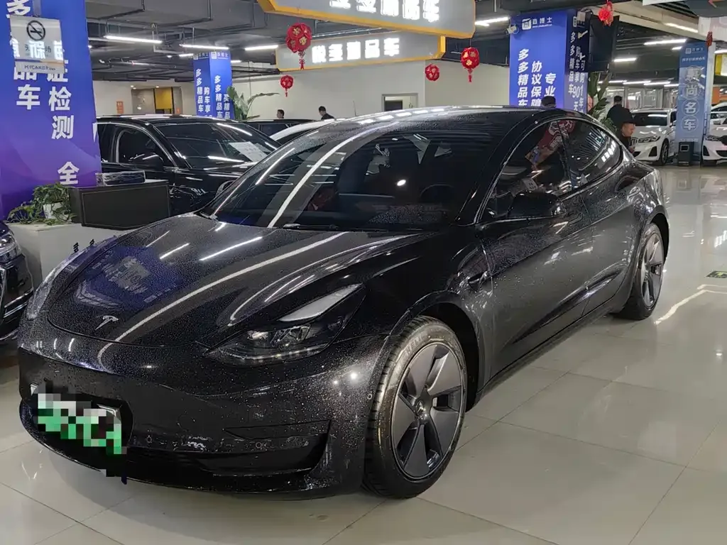 Tesla Model 3 — фото 1