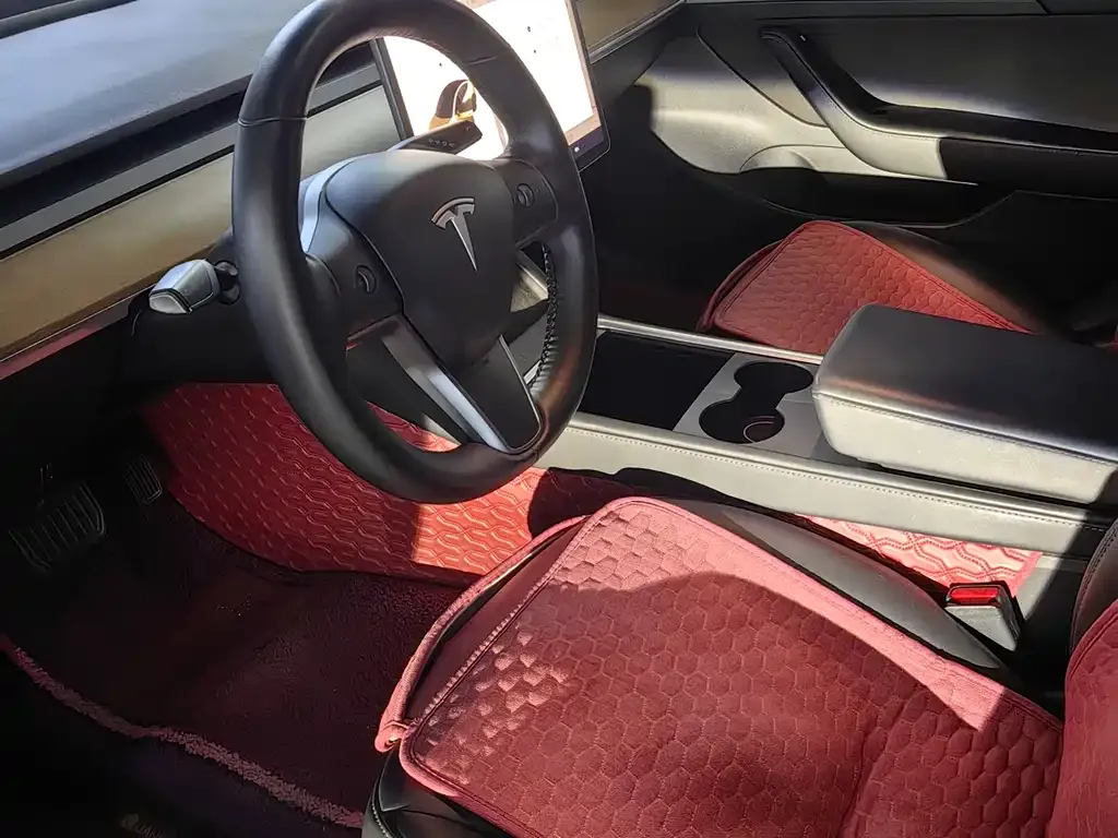 Tesla Model 3 — фото 4