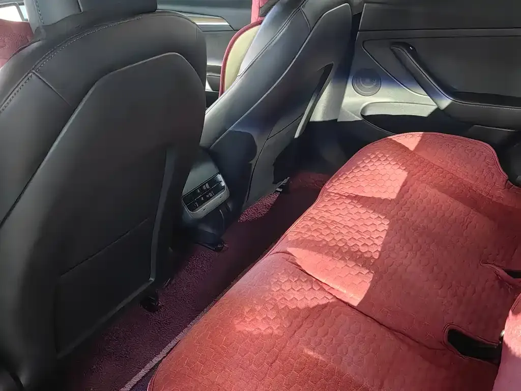 Tesla Model 3 — фото 3