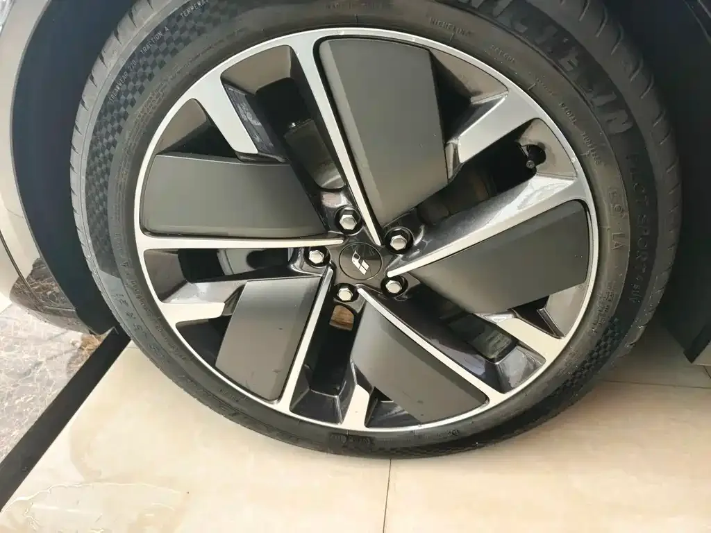 Li Auto Li L8 2025 из CN, фото 6