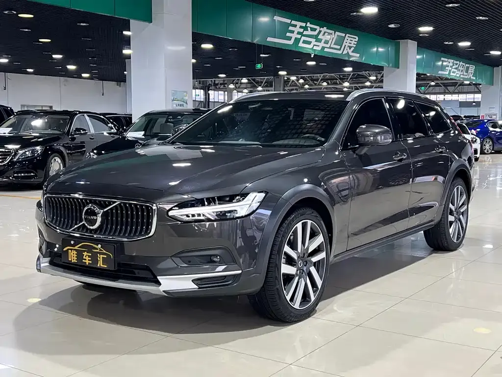 Volvo V90 — фото 1
