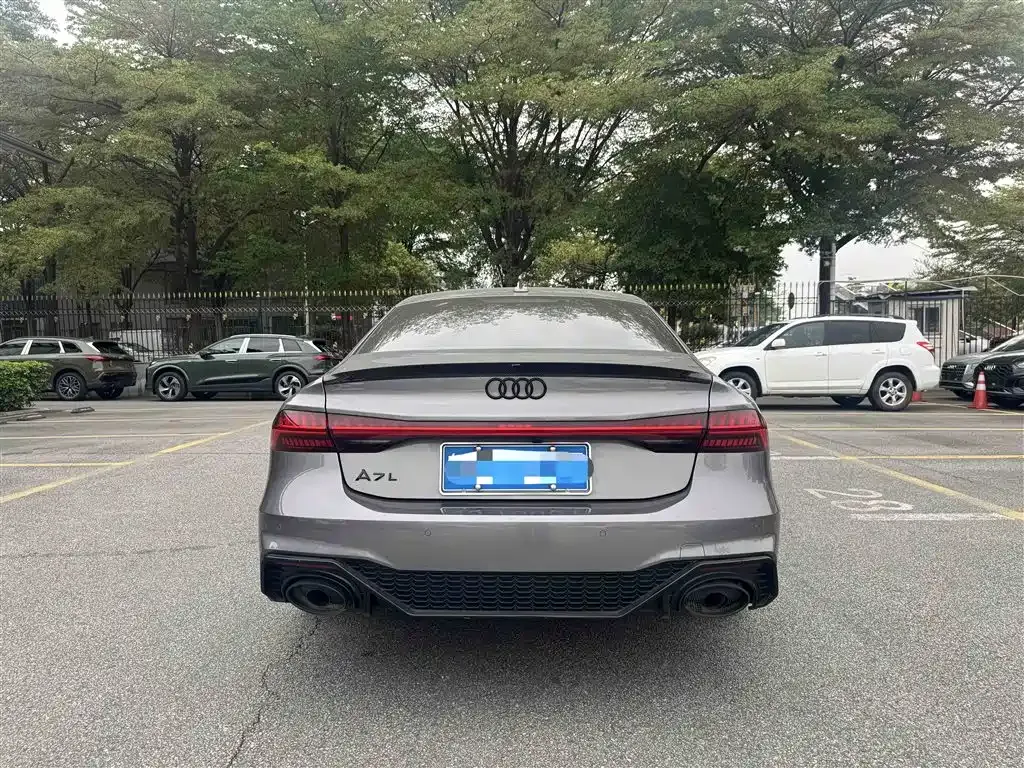 Audi A7L — фото 8