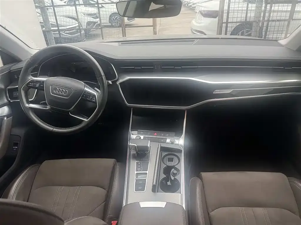 Audi A7L — фото 6