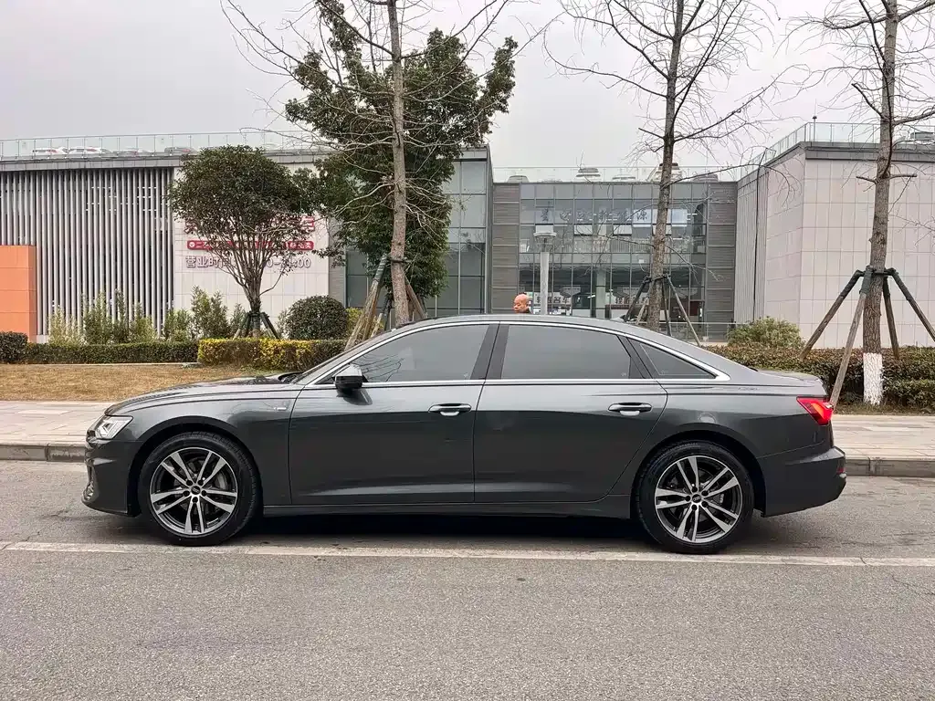 Audi A6L 2022 из CN, фото 3