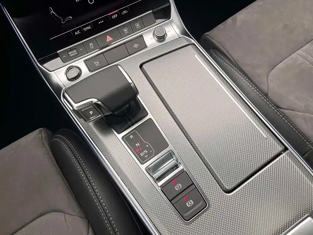 Audi A6L 2022 из CN, фото 2