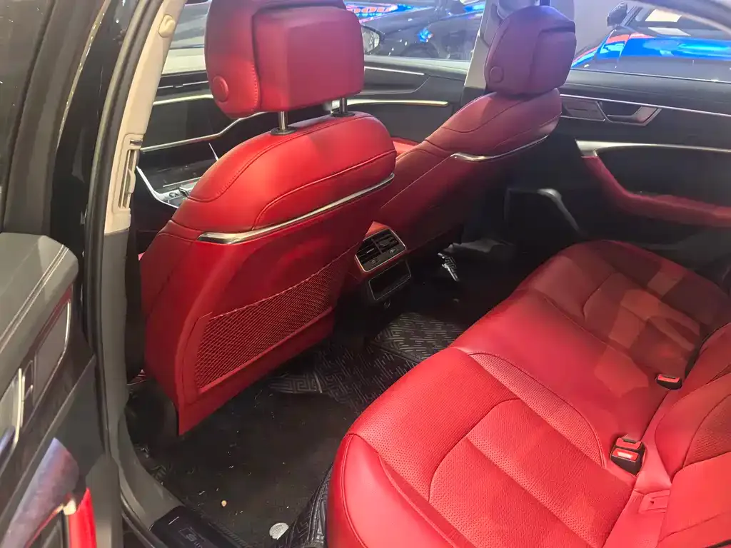 Audi A6L 2022 из CN, фото 6