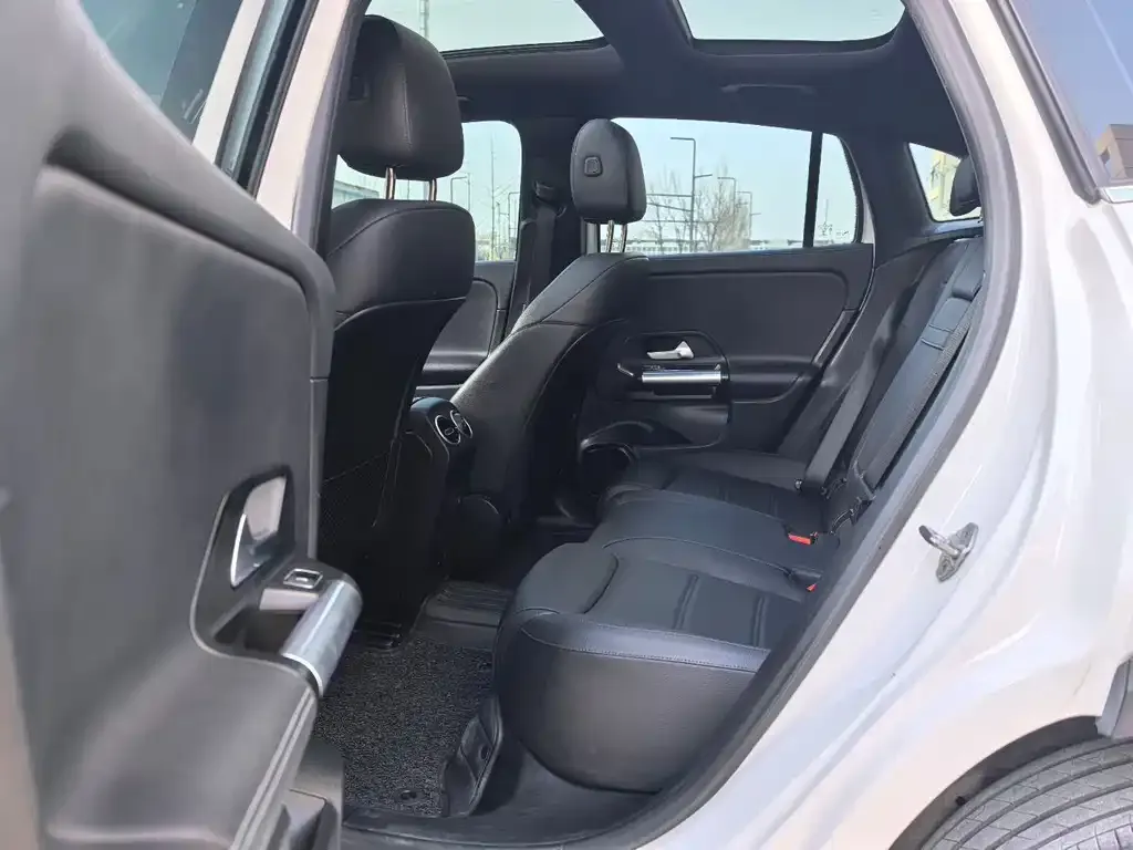Mercedes-Benz EQA 2023 из CN, фото 2