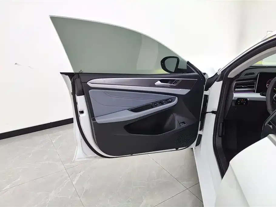 Volkswagen Lamando 2024 из CN, фото 8