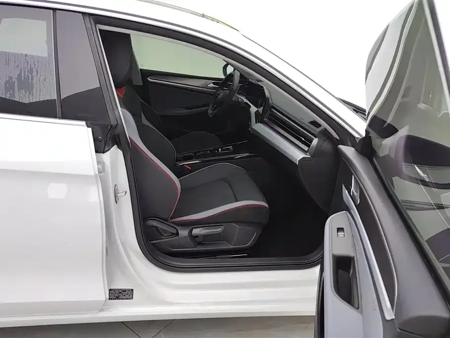 Volkswagen Lamando 2024 из CN, фото 2