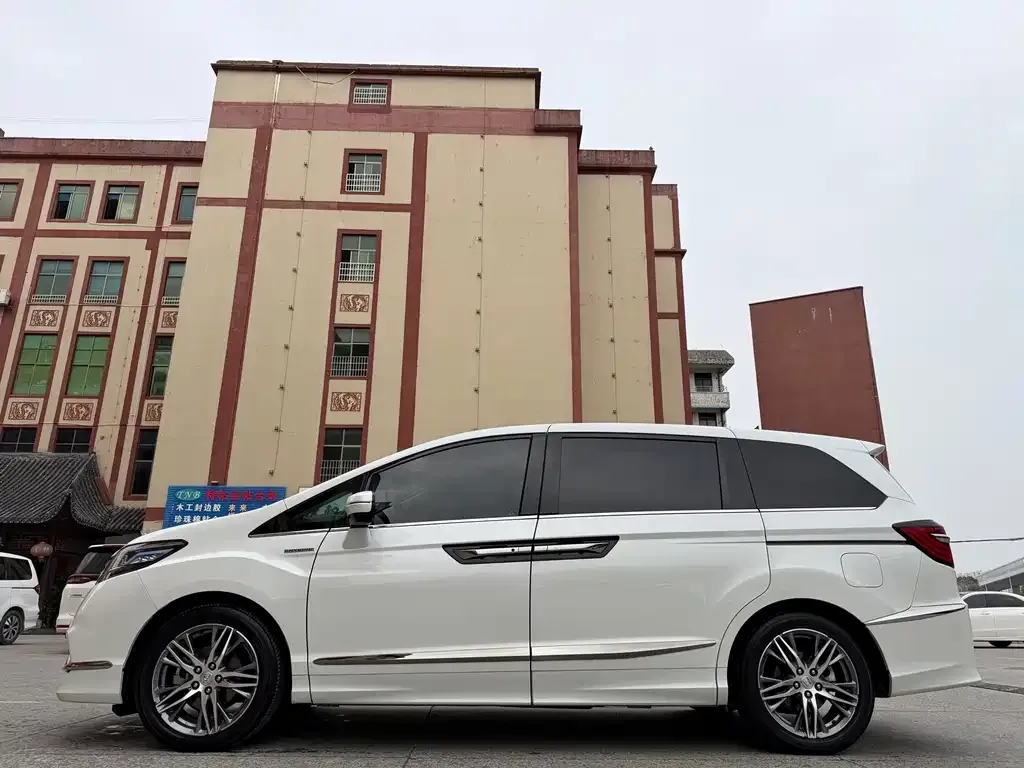 Honda Elysion 2021 из CN, фото 7