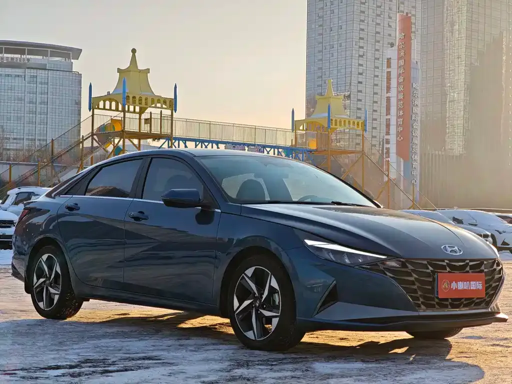 Hyundai Elantra — фото 4