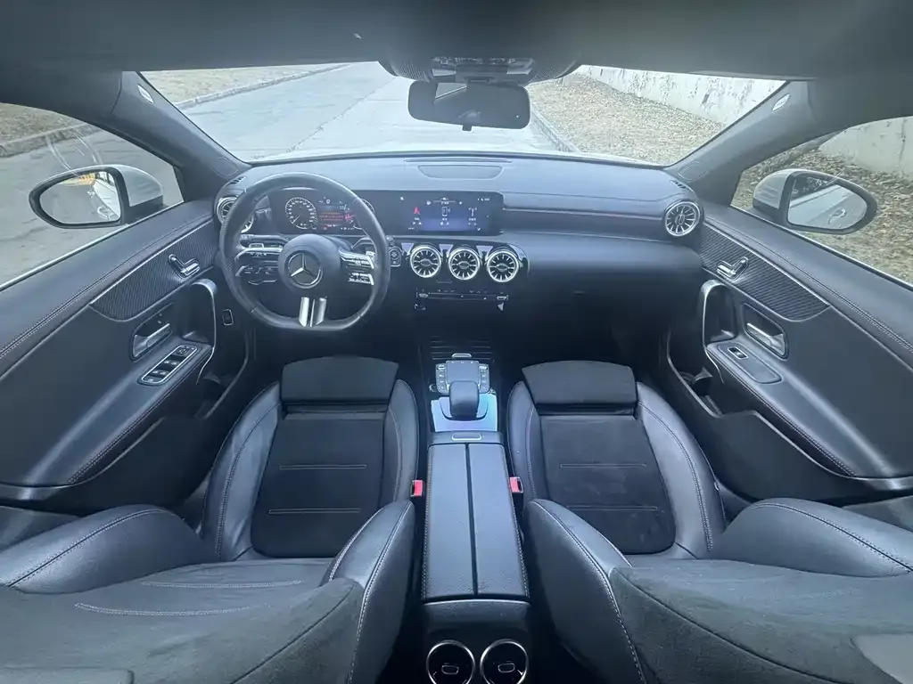 Mercedes-Benz A-Class 2023 из CN, фото 2