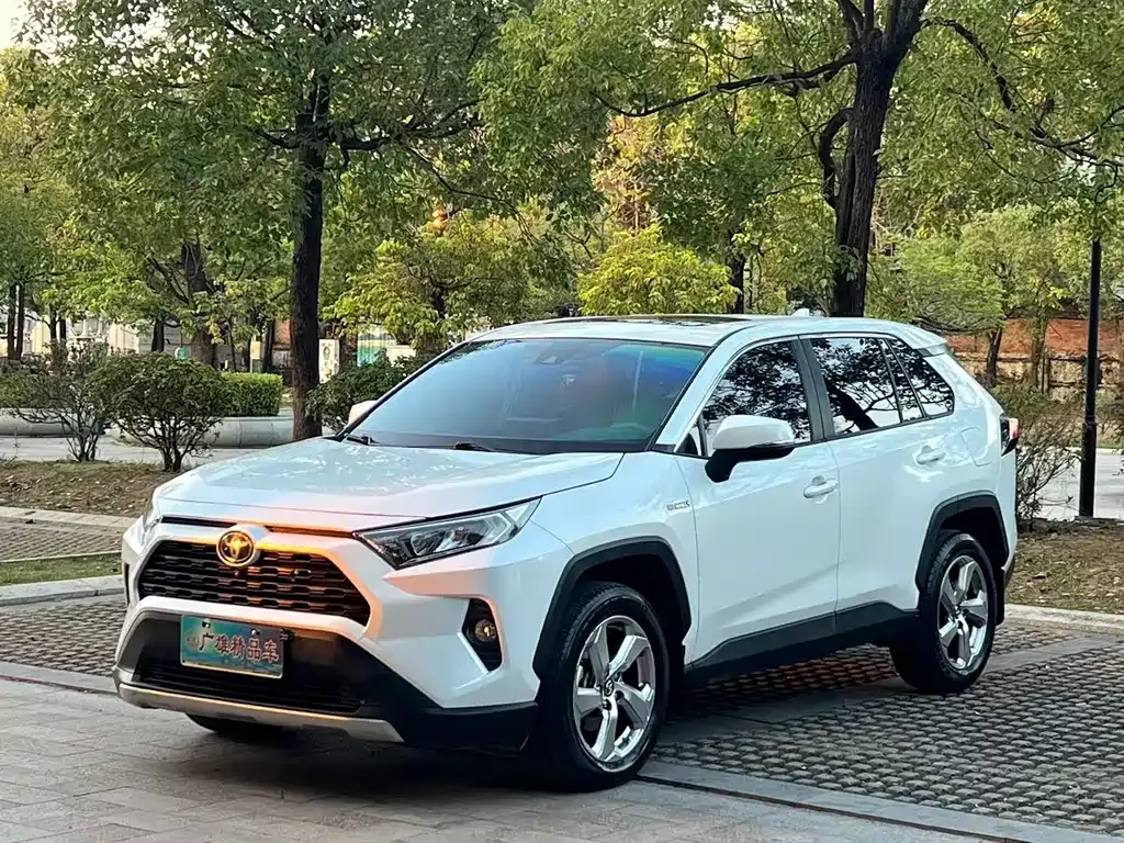 Toyota RAV4 2022 из CN, фото 1